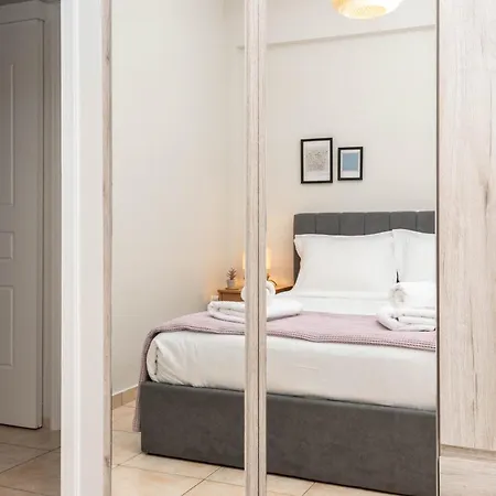 Seven Apartment *